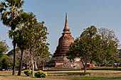 Thailand, Old Sukhothai - the bell-shaped chedi of Wat Chana Songkhram (xiv c.), one of the largest chedi in Sukhothai. 